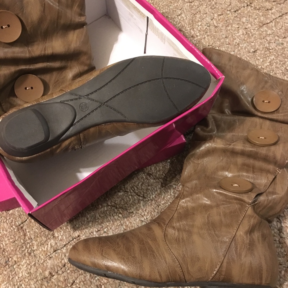 Super cute boots!
